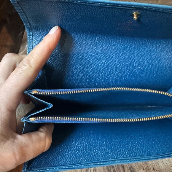 Louis Vuitton blue epi wallet - Picture 4 of 7